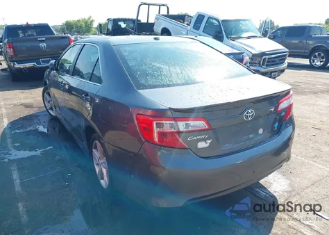 2013 Toyota Camry Se z USA, uszkodzony, nr VIN 4T1BF1FKXDU654794